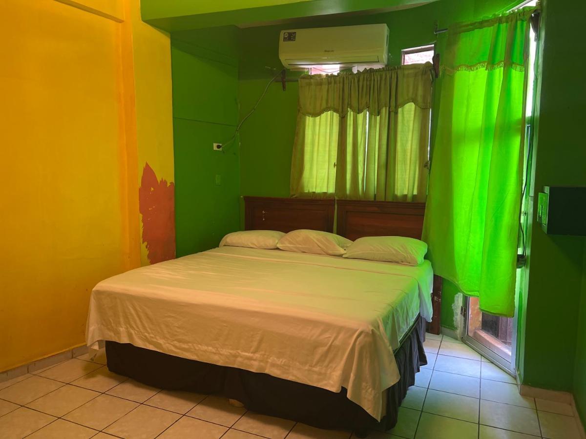 Hotel La Guacamayos La Ceiba Dış mekan fotoğraf